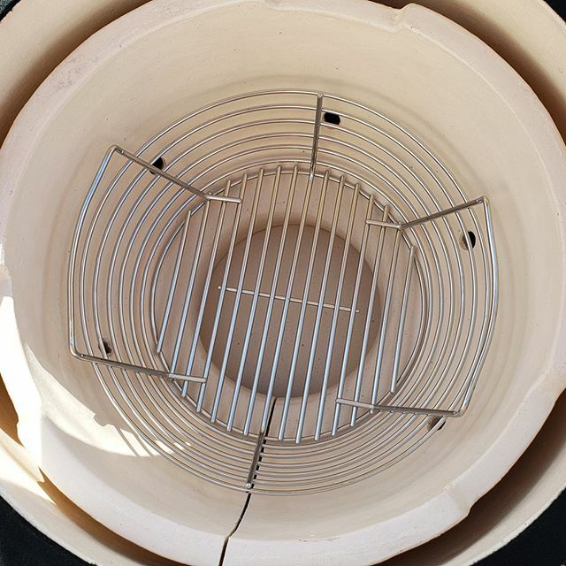 No Ceramic Grill is complete without a Kick Ash Basket! How does your set up look? Shoot us a tag! ift.tt/2Ivsgal