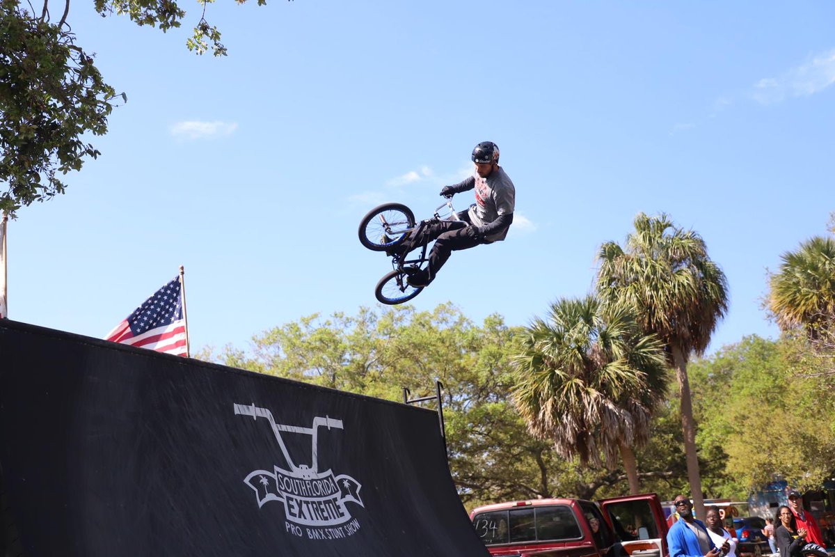 Hot105's tweet photo. A great day at our 4th Annual #KidsBikeRideToSafety, amazing activities, entertainment, food and much more! Thank you to all of those that came out and we look forward to next years! 🚴♂️ #pabiketosafety #whqt https://t.co/VCIDHs27YZ