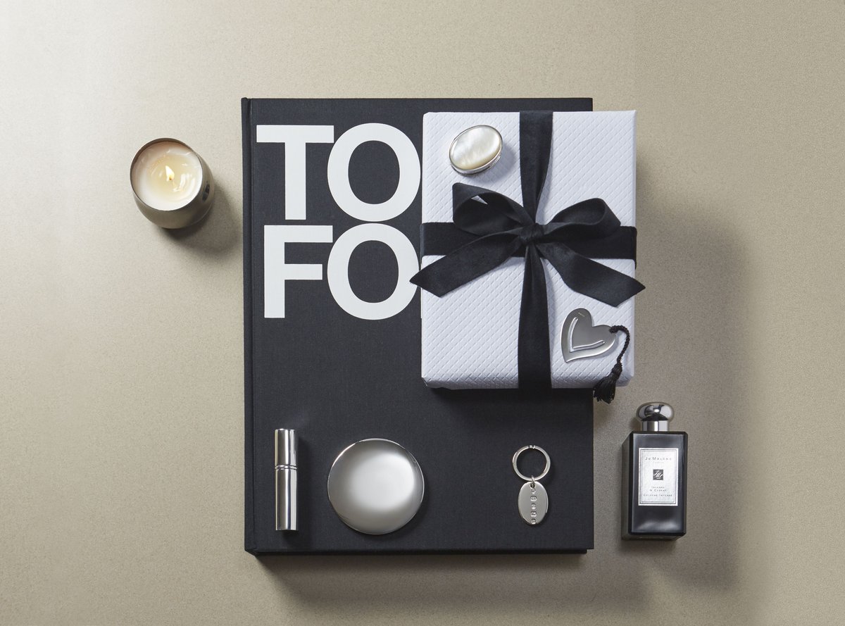 CarrsSilver's tweet image. Stuck for gift ideas?  We've got you sorted! Get in touch for help picking the perfect silver gift! Engraving is optional #giftware is #silverware #atomiser #mirror #keyring #bookmark #gifting #gifts #mothersday