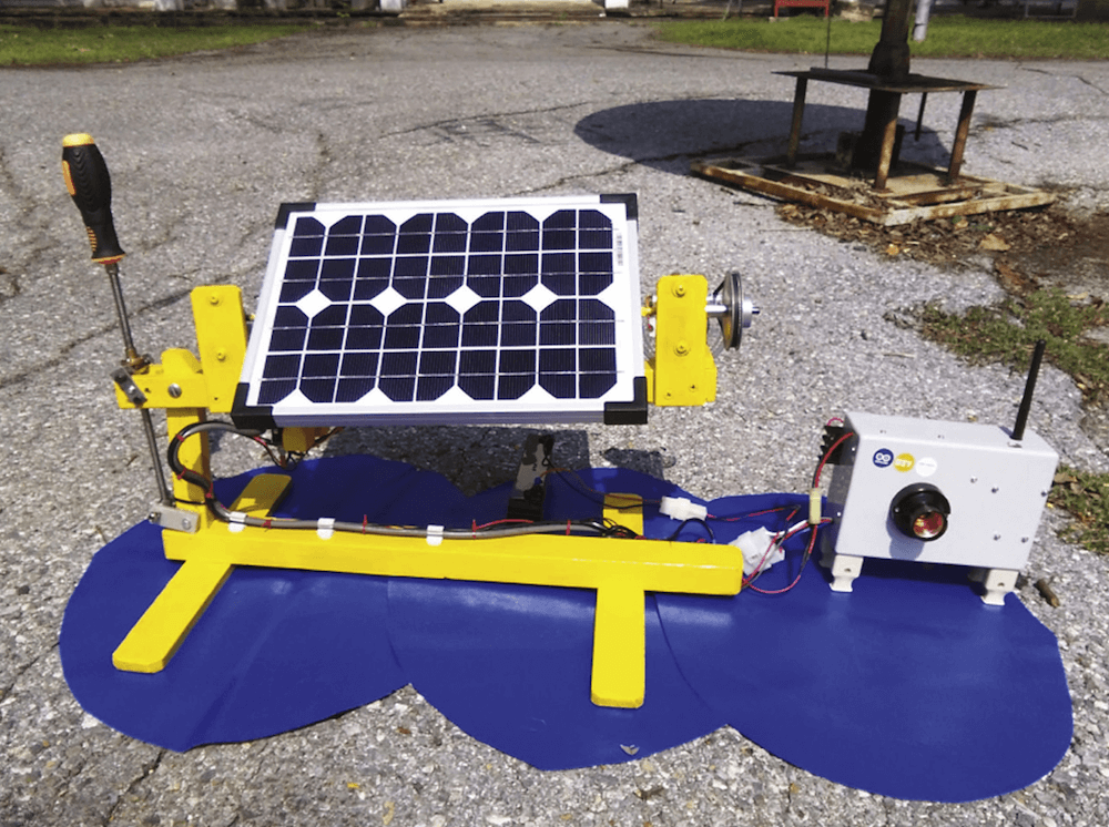 programarfacilc's tweet photo. Investigadores en Tailandia implementaron #monitoreo #inalámbrico basado en #ZigBee para instalaciones #fotovoltaicas capaz de rastrear el sol a través del cielo, inclinando el panel cada hora. El prototipo está controlado #Arduino #UNO, #PuenteH #motorCC. https://t.co/Gwo1lrYGaF https://t.co/KjXJt0Xv4g