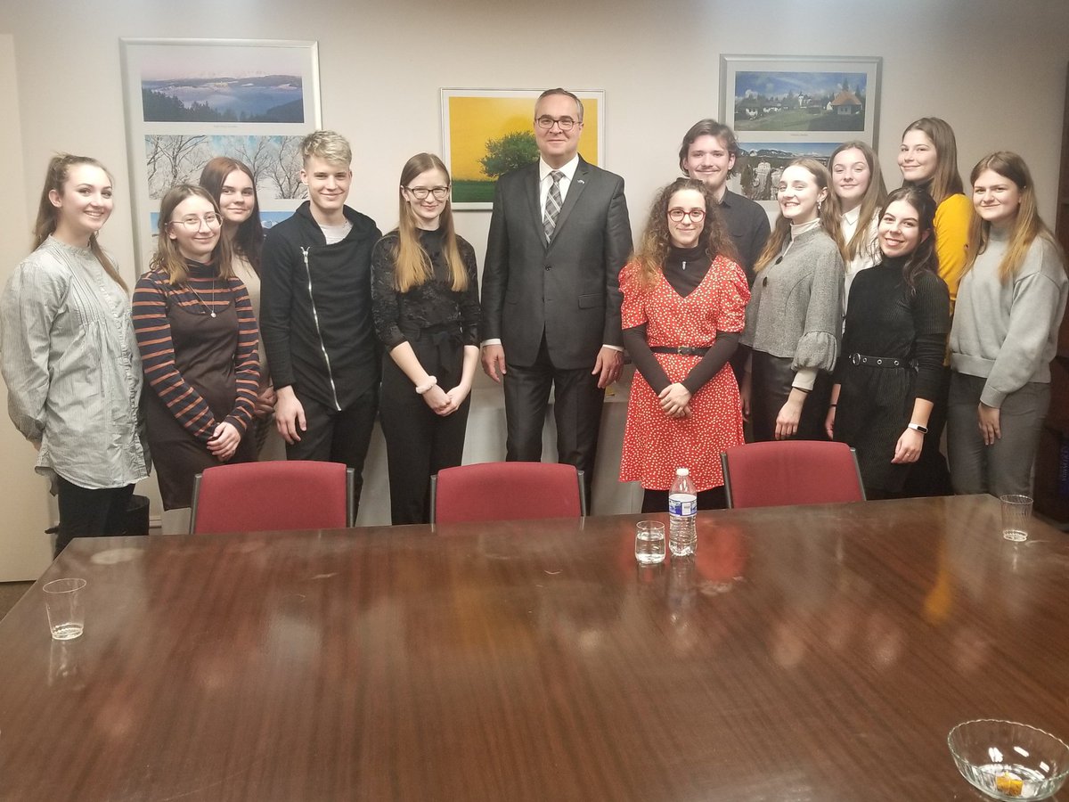 MichalMlynar's tweet photo. True pleasure again 2 welcome Slovak-English Bilingual High School #BSAG #Sucany students 2 @UN & @SlovakiaUNNY 2 discuss key #UN values & principles & #Slovakia's priorities @ UN. Fondly remembering my many visits there & exchanges w/my former students of #GPDT #BS #Poprad. 🙂👍 https://t.co/bHnnI1eCX9