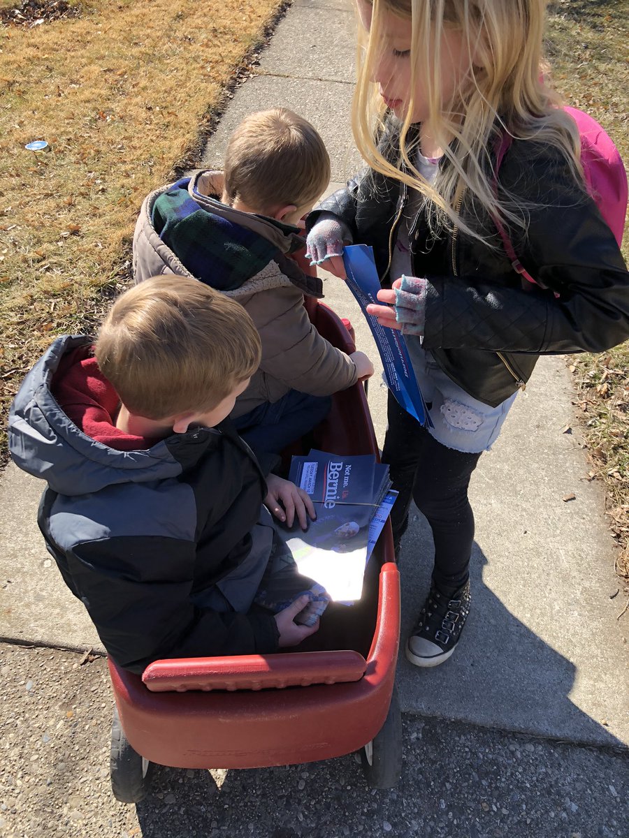 rbaker299's tweet photo. My canvassing team for today! #MI4Bernie #bernie2020 #notmeus https://t.co/Hh4Rb0ciah