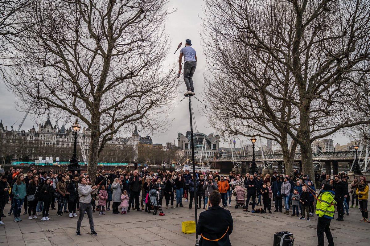 [THREAD]  #PictureOfTheDay 7th March 2020: Juggling Heights  #photooftheday  https://sw1a0aa.pics/2020/03/07/juggling-heights/