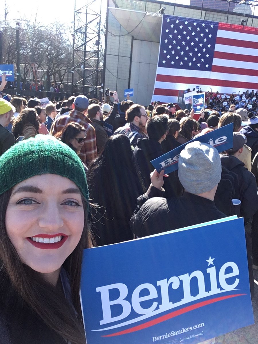 casey_reit's tweet photo. Ready for @BernieSanders in Grant Park!!🔥🔥🔥#NotMeUs #Bernie2020 #ChicagoforBernie #IllinoisforBernie https://t.co/UrzgHiUn9H