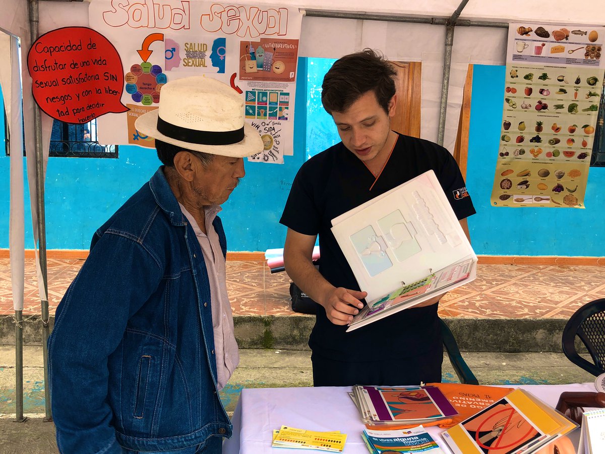 #BrigadasTodaUnaVida llegaron al cantón Santa Isabel, parroquia San Salvador de Cañaribamba, para ofrecer los servicios que tiene el Gobierno Nacional con sus diferentes ministerios. 

#GobiernoEnAcción

<a href="/Lenin/">Lenín Moreno</a>
<a href="/mariapaularomo/">María Paula Romo</a>
<a href="/xaesma/">Xavier Martínez Guillén</a>