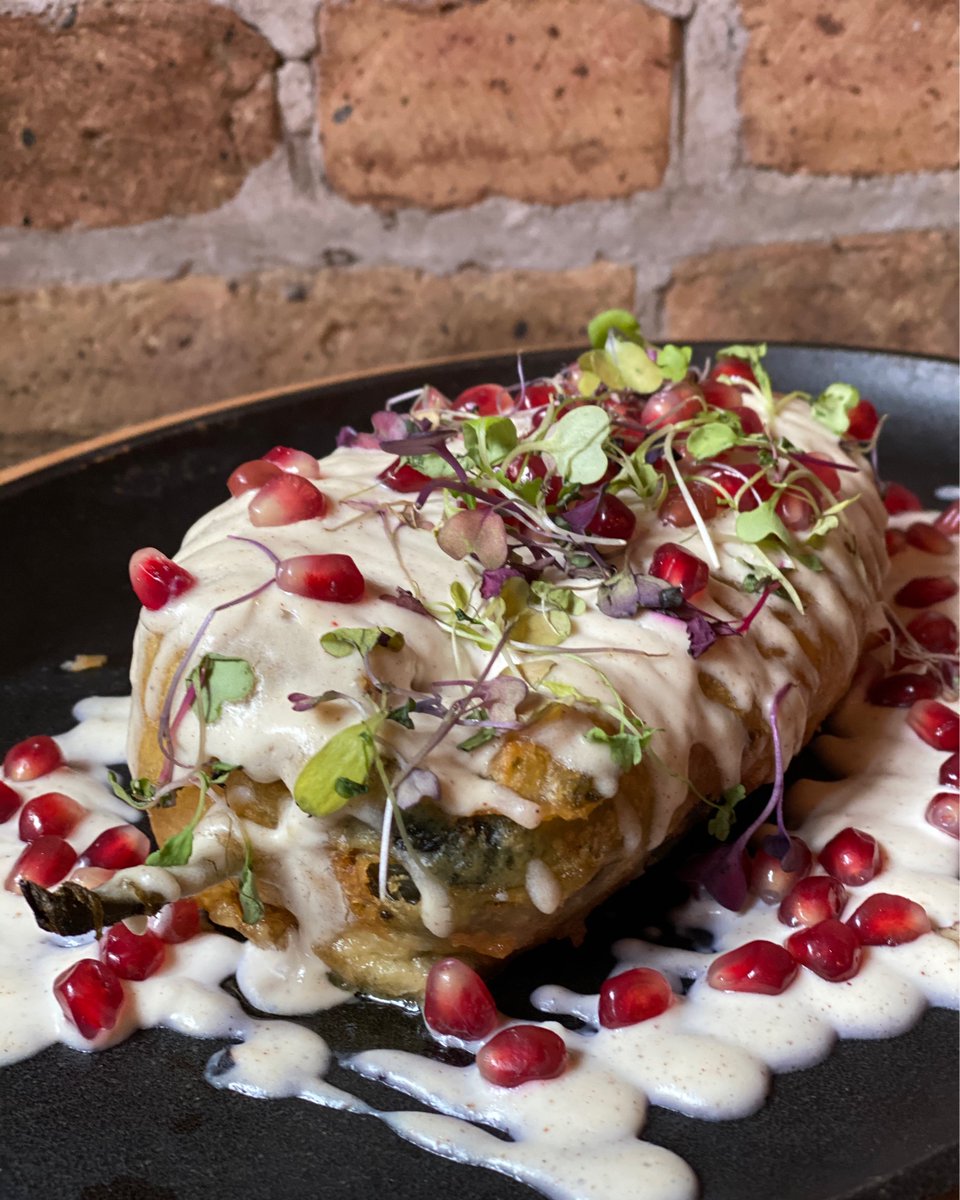 We’re thinking the Chile en Nogada for dinner tonight! Available on our La Luna Chicago Pop-up Menu!