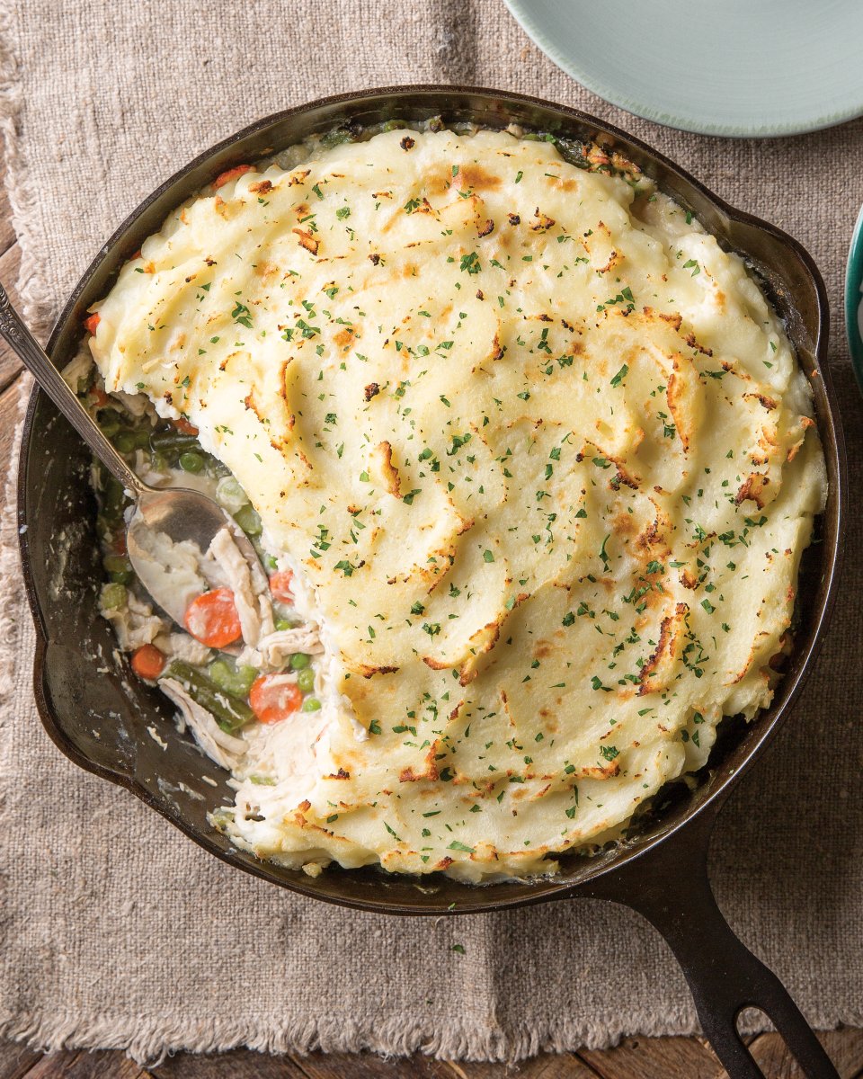castironsouth's tweet photo. You may never go back to the #classic after tasting our #PotatoCrust #ChickenPotPie. 😋 https://t.co/eR1TBmGsr5
#potato #chicken #potpie #pie #comfortfood #savory #dinner #supper #winterrecipes #wintercooking #castironbaking #castironcooking #castironskillet #castiron https://t.co/aYSn0loYhP