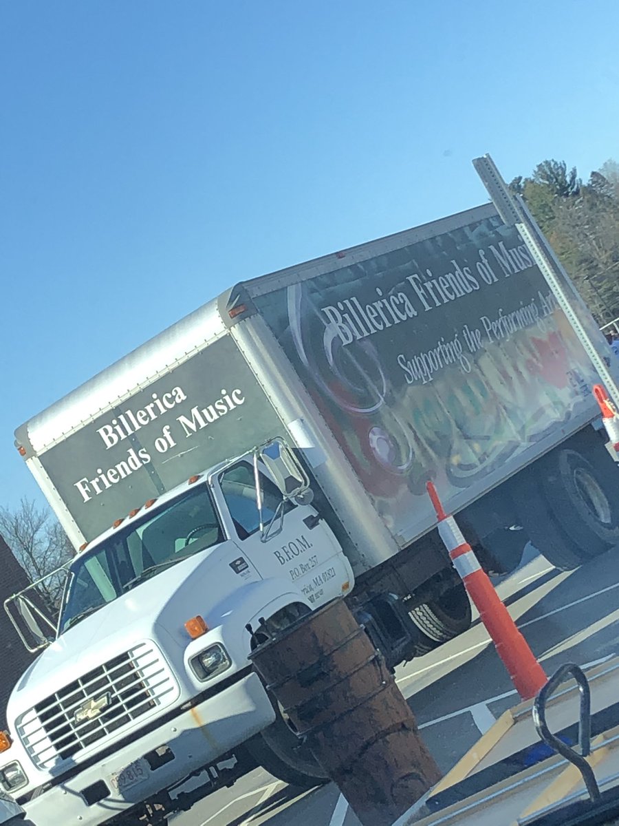 CathyMathews70's tweet photo. Can #Billerica bring home more awards from Salem NH this weekend? Winter Percussion performs at 4:08 and @BillericaGuard at 6:22. Come fly beyond the blue with them! #NESBA https://t.co/yOZtfLa0fk