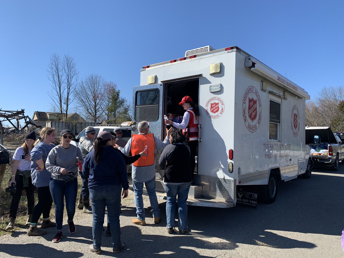 SalArmyEDS's tweet photo. As compassion floods the region of @PowerofPutnamTN , @SalArmyEDS serves warm meals, beverages, and hugs. #prayforMiddleTN https://t.co/omOBubHqXt
