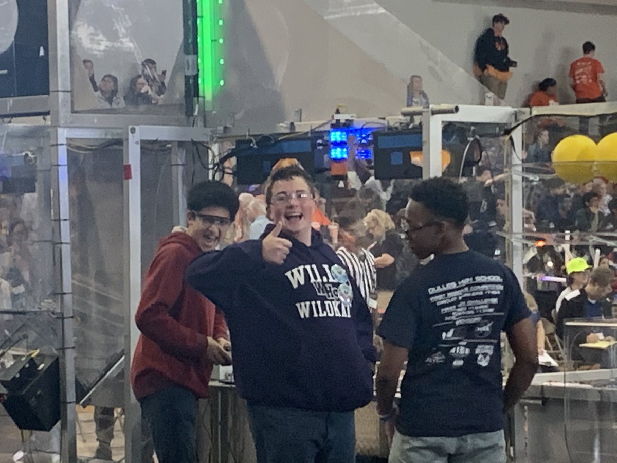 Wildkat_Robo_HS's tweet photo. Robot was not ready, so came down to Channelview to learn and get help - 3 Sts, 2 adults. #Surprise! You will be competing today and tomorrow. Thx to @ #324Chips and #231HighVoltageRobacca for helping us get a field ready robot today. #ROOKIES @FRCTeams #InfiniteRecharge @FRC324 https://t.co/yJ1fV77oUd