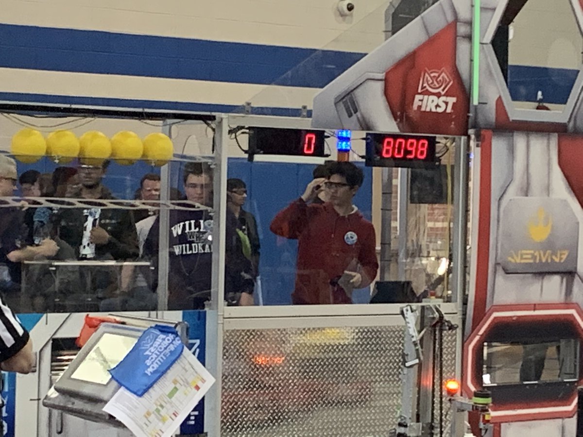 Wildkat_Robo_HS's tweet photo. Robot was not ready, so came down to Channelview to learn and get help - 3 Sts, 2 adults. #Surprise! You will be competing today and tomorrow. Thx to @ #324Chips and #231HighVoltageRobacca for helping us get a field ready robot today. #ROOKIES @FRCTeams #InfiniteRecharge @FRC324 https://t.co/yJ1fV77oUd