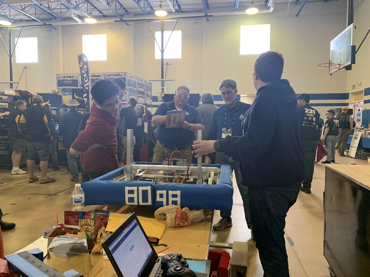 Wildkat_Robo_HS's tweet photo. Robot was not ready, so came down to Channelview to learn and get help - 3 Sts, 2 adults. #Surprise! You will be competing today and tomorrow. Thx to @ #324Chips and #231HighVoltageRobacca for helping us get a field ready robot today. #ROOKIES @FRCTeams #InfiniteRecharge @FRC324 https://t.co/yJ1fV77oUd