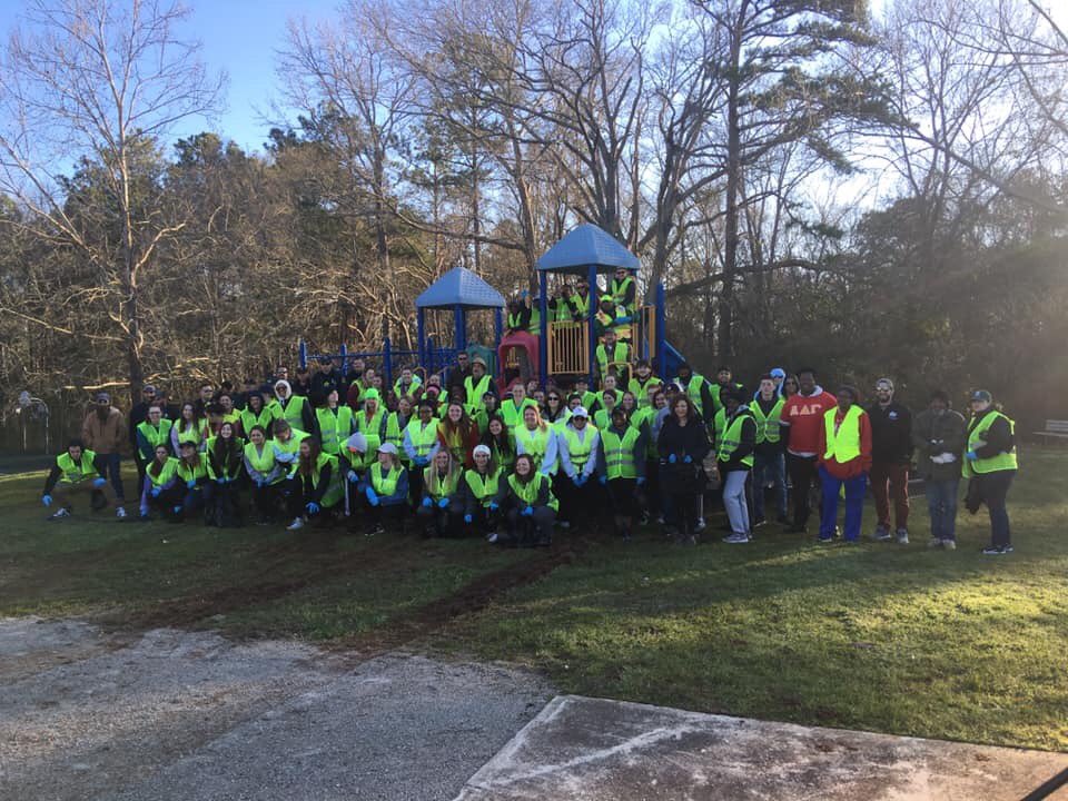 lagrangegaGOV's tweet photo. #Thankyou to the #BellLine community & @LaGrangeCollege for #leavinglagrangebetterthanyoufoundit this AM in Jones St. Park. Proud of the work we accomplished #together @kabtweet #keeptroupbeautiful #LLBTWFI #lagrangega https://t.co/WAkUOmCSaL