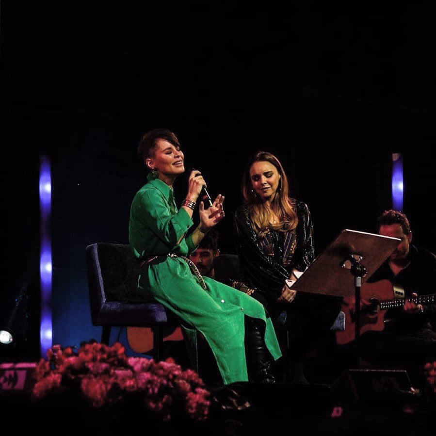SorayaArnelas's tweet photo. Un sueño hecho realidad!
Cantar con ella ... tantos años y por fin llegó el día ...
 “ROMPECABEZAS “
   Soraya &amp; Chenoa 
En mi nuevo álbum Luces y Sombras
       PRÓXIMO ABRIL!!!! https://t.co/mZG91dUFqn