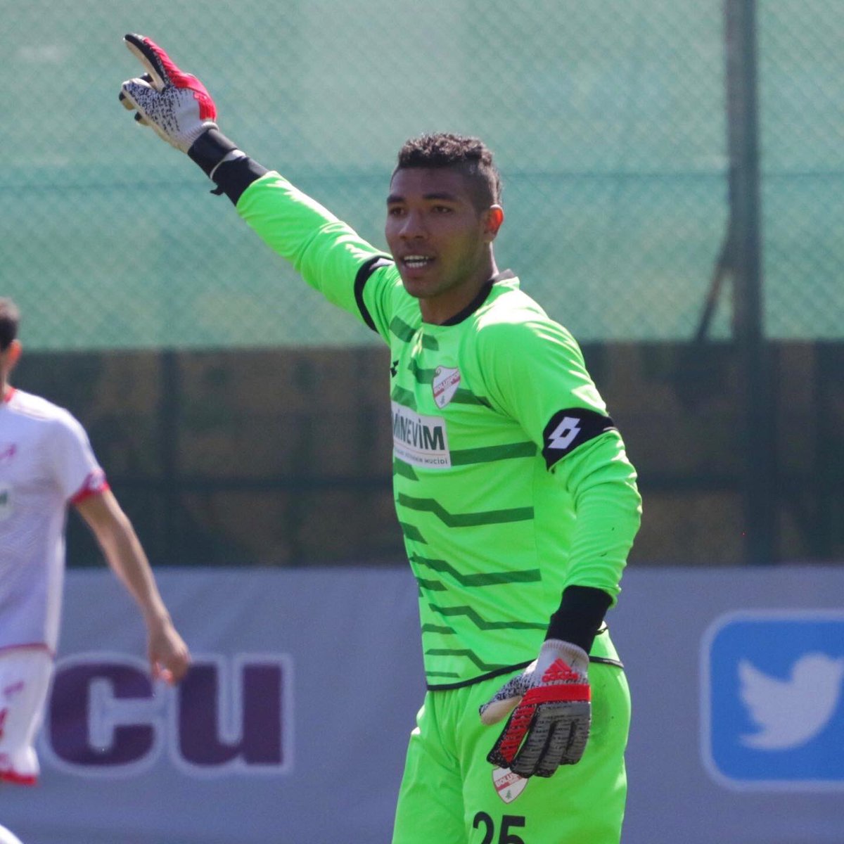 futbol_507's tweet photo. ¡INAMOVIBLE!🔥⠀
⠀
Orlando Mosquera fue titular en la importante victoria del @Boluspor 1-0 sobre el Keciorengucu. Esta victoria es vital para salir del descenso.⠀
⠀
Mosquera se ha vuelto pieza fundamental del equipo.⠀
⠀
#F507 🇵🇦⚽️ https://t.co/dA5tzyNnJq