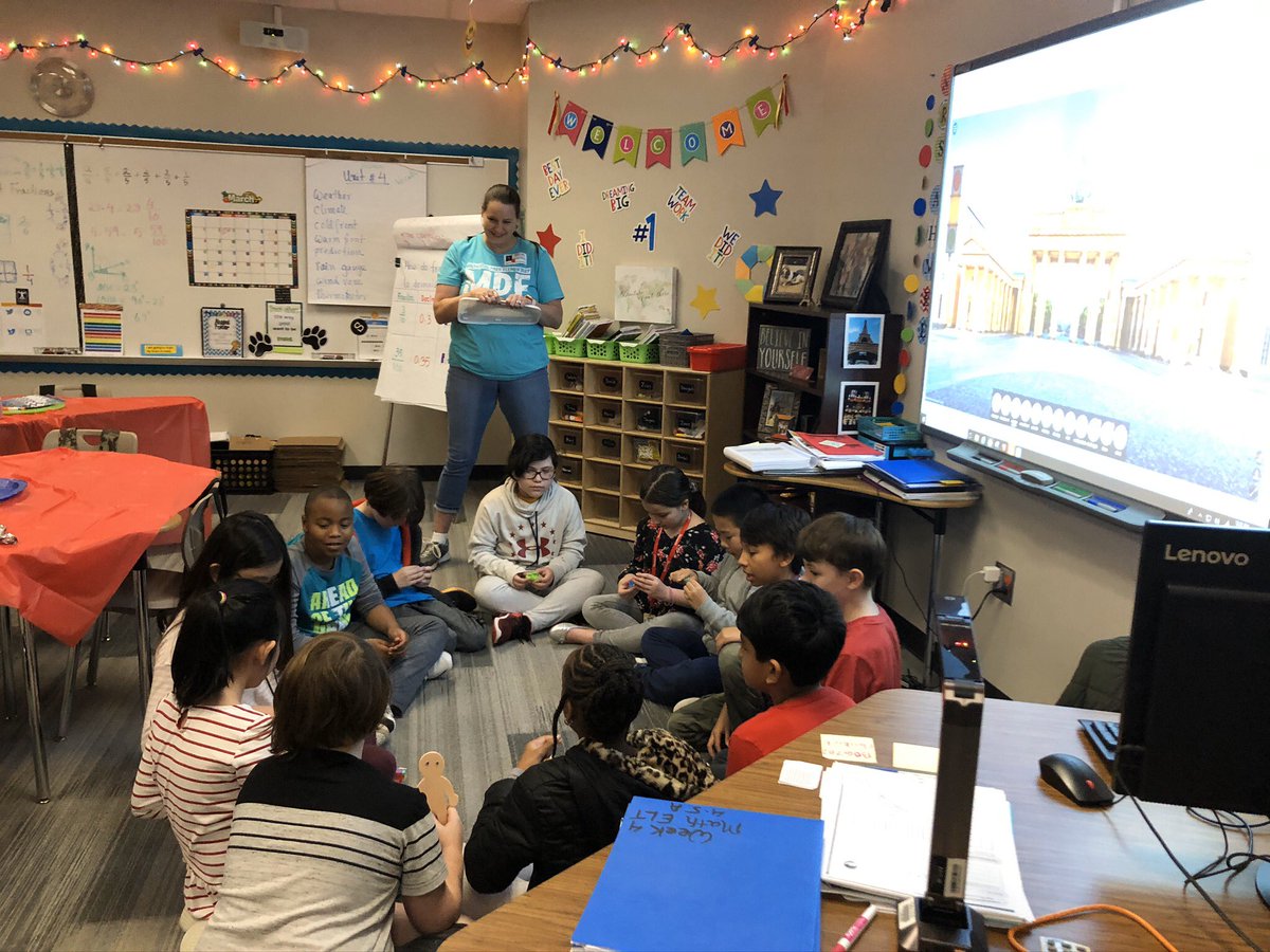 nasreenaahmed's tweet photo. @MPElemSchool 4th Grade having fun making puppets. Our hone room mom Mrs. Eidson is the best. #MPEPTA @Springparty #PAWSitivePanthers2020 Happy ❤️#Springbreak2020 https://t.co/rHrDQC6mp3