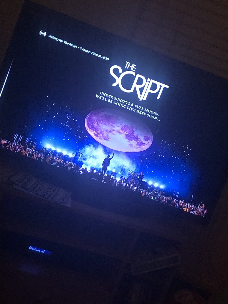 Katie89_x's tweet photo. Ready and waiting 🥳 #TheScriptDublin #SunsetsandFullMoonsTour https://t.co/omv5XFBNCB