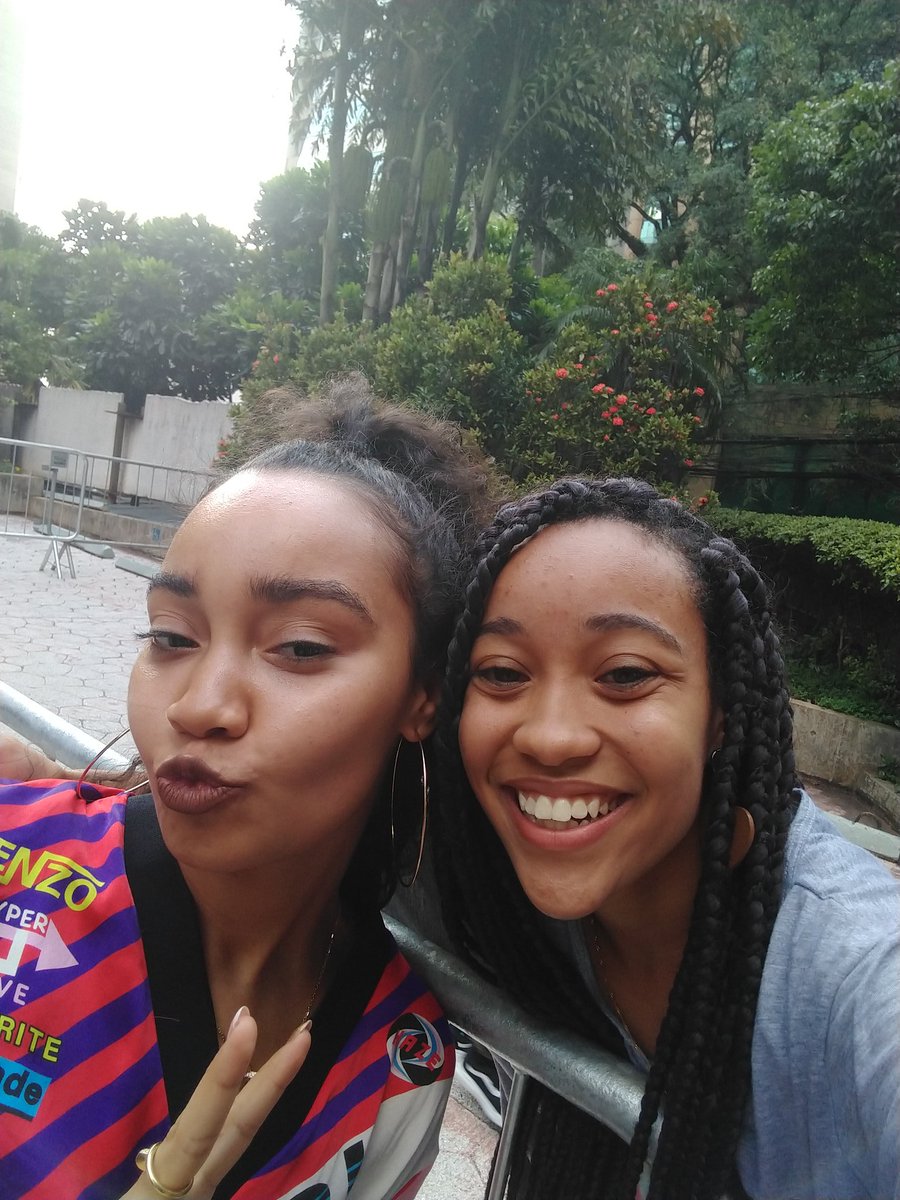 thalianepomuce1's tweet photo. I have no words to thank you enough for this moment and all support you gave me all those years!!!! I love you w all my heart and I'm so happy and grateful for finally met you 😭😭🥰😍  @LittleMix Love you 4 💖
 Hope you like the bag (red one) with the sweets that I left for you https://t.co/KeyPT9HDdv