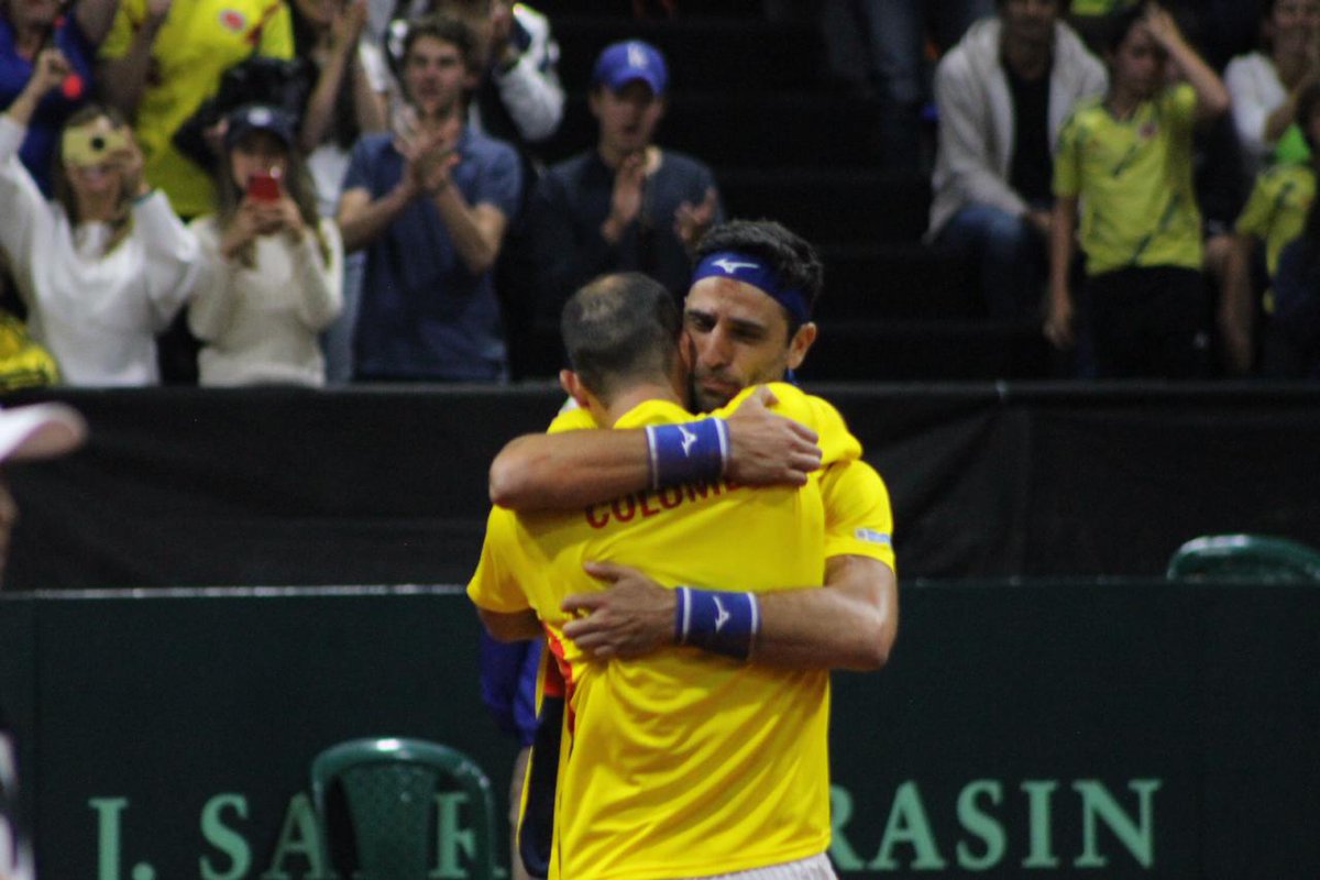 Una gran victoria en dobles 7-5 <a href="/juanscabal/">Juan Sebastian Cabal</a> <a href="/RobertFarah_/">Robert farah</a>