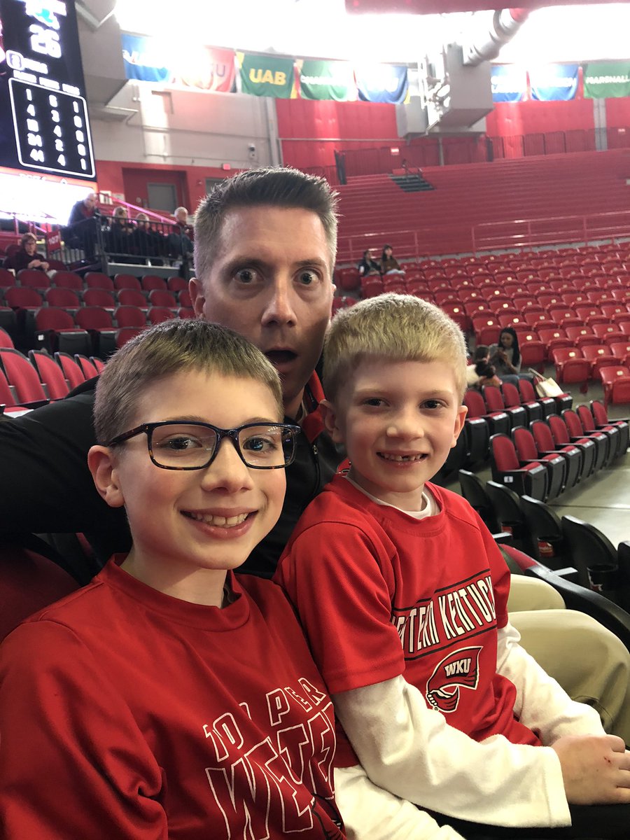 Enjoying the last Lady Tops home game!
#wkugameface