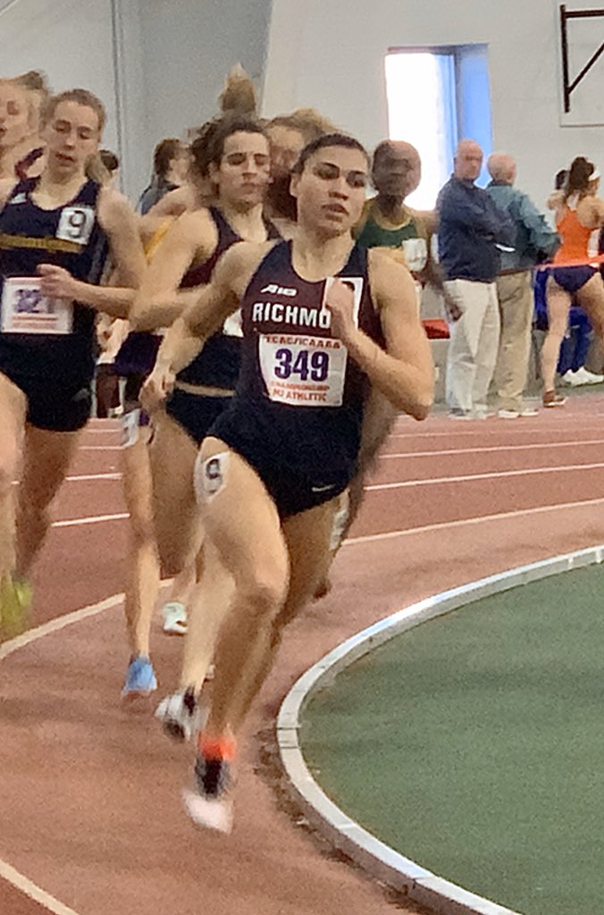 RichmondXCTF's tweet image. ECAC 800M PRELIM | Maria Acosta wins section 2 leading wire-to-wire running a season best 2:08.23 to advance to the final. FR Kate McAndrew places 5th running a college best (2:12.29). #goSpiders #spidersxctf #oneRichmond #indoortrack