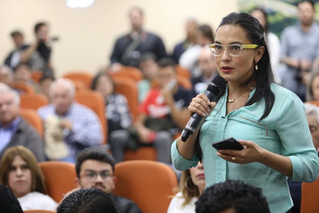 Hoy estuvimos en la audiencia pública del proyecto Accesos Norte II en donde le propusimos al presidente de la <a href="/ANI_Colombia/">Agencia Nacional de Infraestructura</a> <a href="/ManuelFelipeGut/">Manuel Felipe Gutiérrez</a> que el reajuste del peaje inicie en el 2023 y se realice gradualmente para no afectar el bolsillo de los habitantes de Sabana Centro.