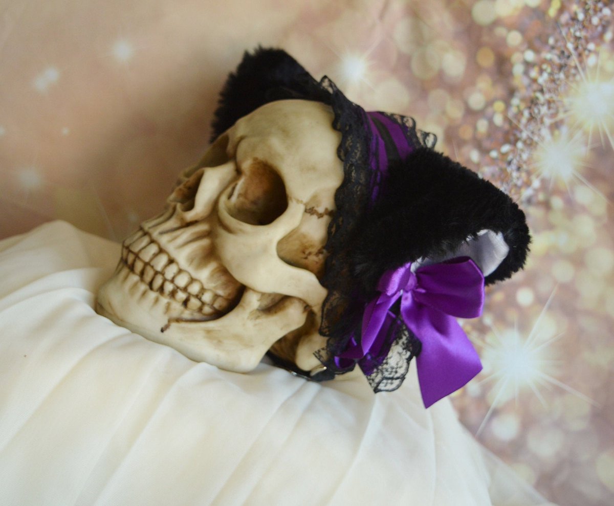 Nekollars's tweet photo. #Kittenplay #cat #ears with #lace and #ribbon #bows - #neko #lolitaears #cosplay #costume - #petplayears #petplaycommunity #bdsmears #kittenplayears #clipears #playears #petplaygear #kittenplaygear - #gothlolita #gothstyle #gothiclolita - More at our #Nekollars Etsy shop! https://t.co/zJf0vy1pxU