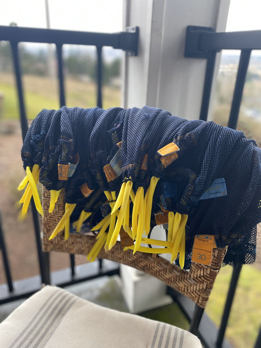 tomasmendezbeck's tweet image. Drying out for a new week! @swimming #KickPOWER #DragSox