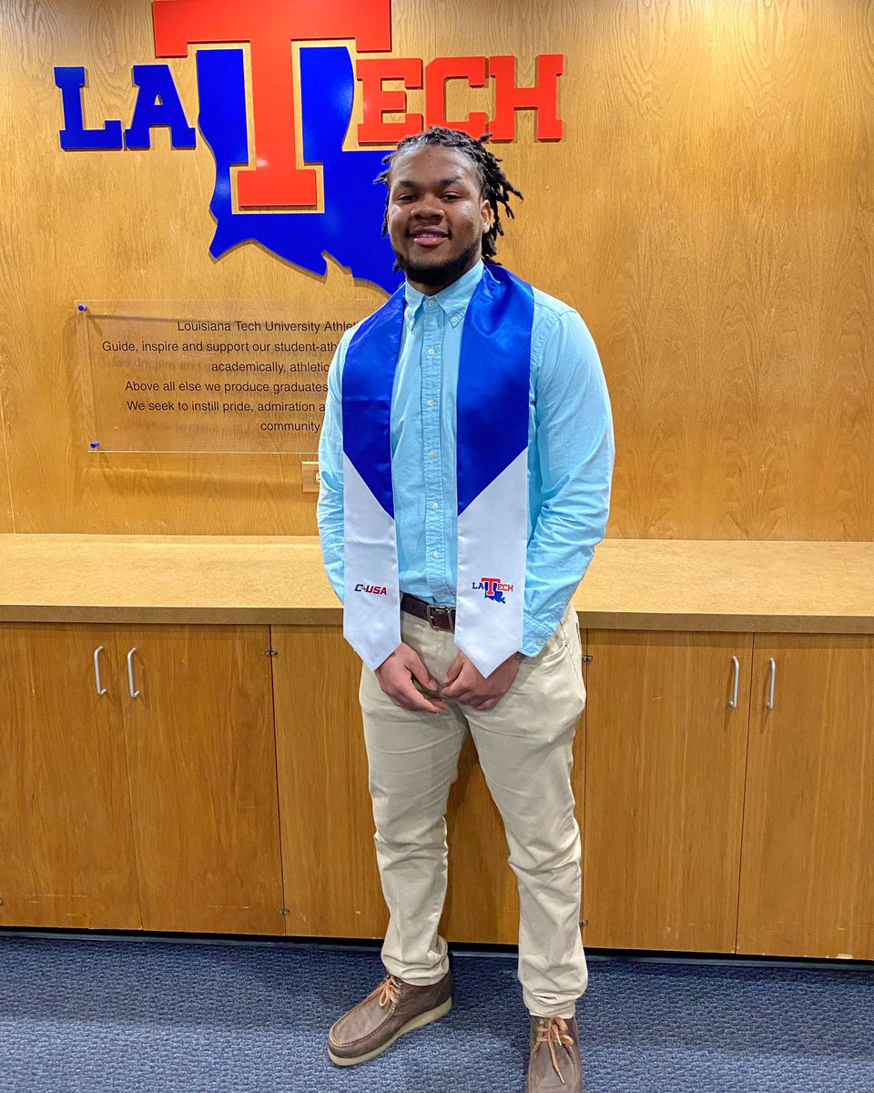 RandyHoganJr's tweet image. “The ultimate measure of a man is not where he stands in moments of comfort and convenience, but where he stands at times of challenge and controversy.” God, thank you for EVERYTHING 🙏🏾 #FirstGenerationGrad 🎉🎊 #TMC🏁