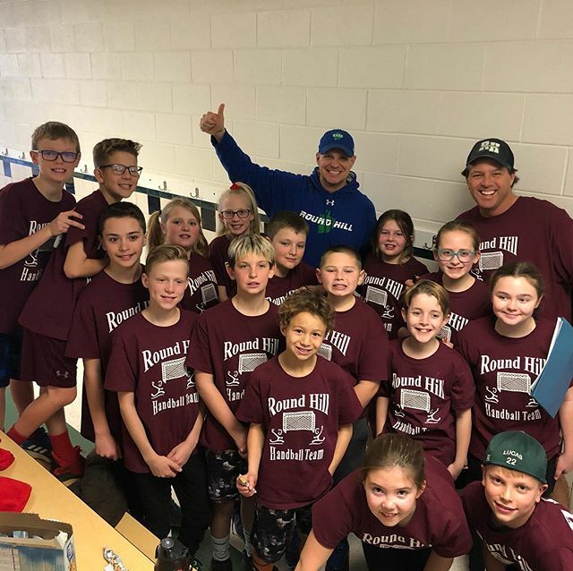 Awesome group of Bears! Thank you <a href="/rhepe1/">Round Hill P.E.</a> and <a href="/MrLosePE/">Mr Lose</a> for offering this wonderful opportunity. #rhes20 #goRHbears ift.tt/2wBQb5u