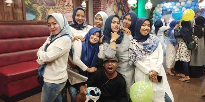 SammyXxvi's tweet photo. Selalu siap kalau ketemu sama Teman sekolah yang semuanya cewek.... Jadi bahan penyiksaan akunya... 🤭🤣👌 https://t.co/aPbjRbzFma