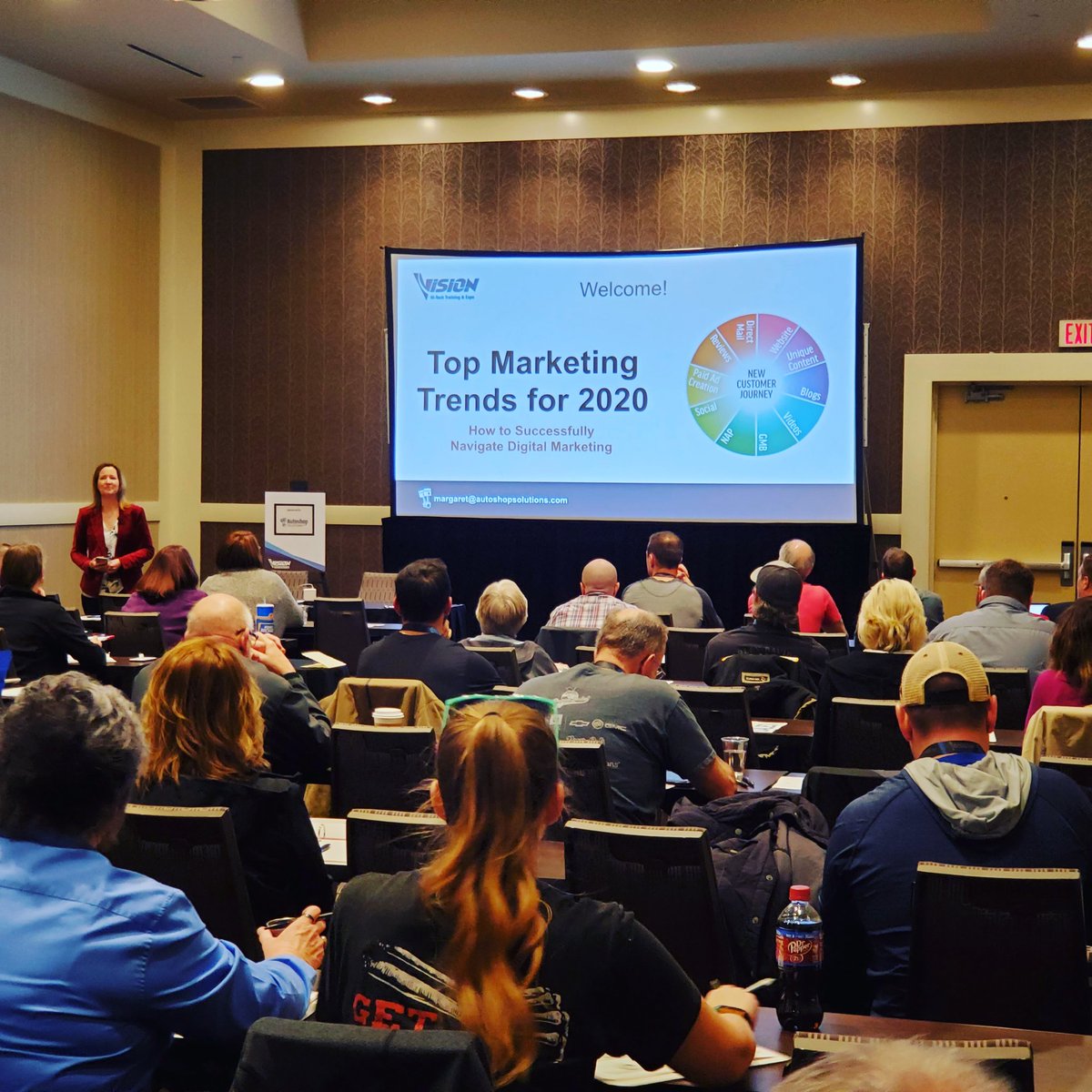 DwayneMM821's tweet photo. Margaret Palango from @AutoshopSocial has a packed house learning about Top Marketing Trends for 2020 - How to Successfully Navigate Digital Marketing @visionkc  #visionkc #visionkc2020 https://t.co/mAcdBMotQe
