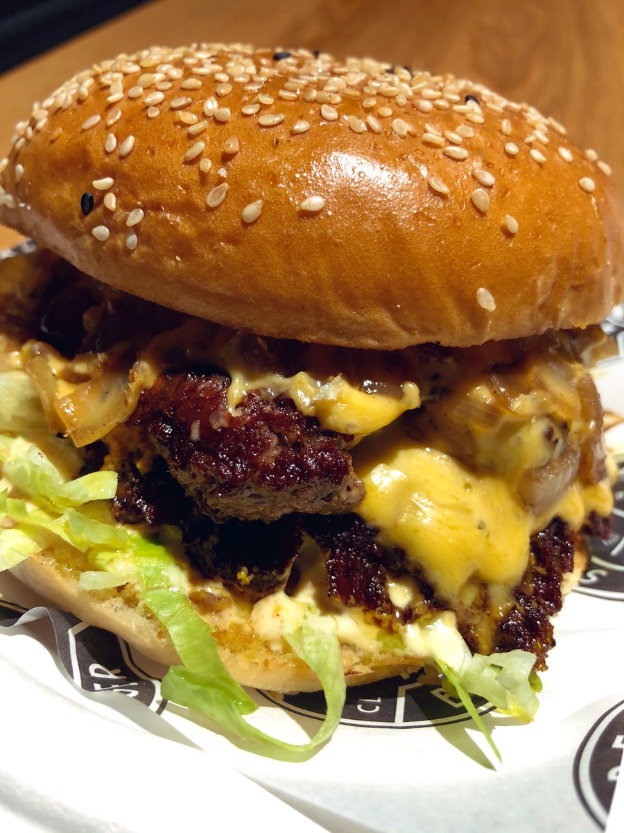 JeremysFoodTour's tweet photo. It’s been ages since I’ve had a burger from @secretburgerCLB but they are still as amazing as ever! The animal style - double beef burger! 🍔 at @nottsstreetfood #SecretBurger #Nottingham #JeremysFoodTour #Foodie https://t.co/FPLVDvM3Ky