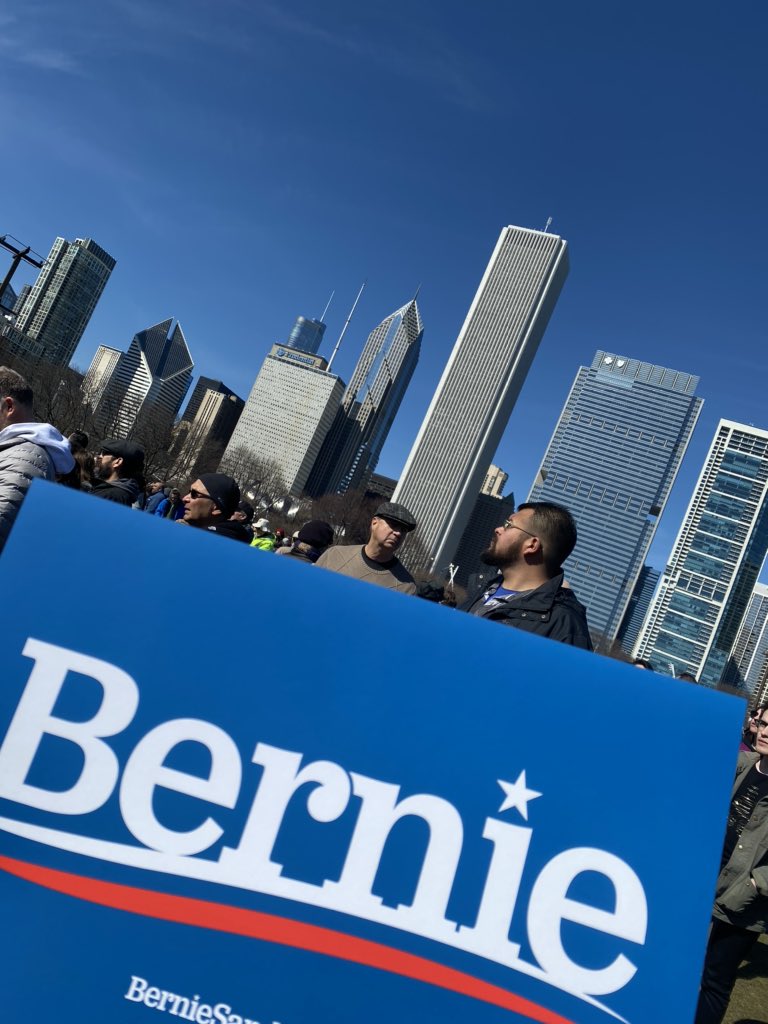 amatorxcrucis's tweet photo. CHICAGO #BARDIGANG IS HURRR OKURRRRRR?!?! 😤😤😤😫 #Bernie2020 #BernieChicago @iamcardib https://t.co/xp98M9LXmU