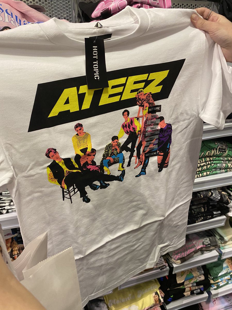 HOT TOPIC HAS A NEW ATEEZ SHIRT UMMM 