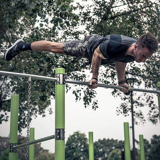 AestheticMi's tweet photo. Work hard, hustle, go for what you want and don't look back.
.
.
This guy @nathan_mpcalisthenics
.
.
They say don't look down... F*#k that - I lives on da eeeddggee 😉
.
.
📸@teiva.com.au
✅@maximum_potential_calisthenics
🔰@sydneycalisthenics
.
.
.
.
.
… https://t.co/yr3Xzl9Lce https://t.co/Loy0wG175p