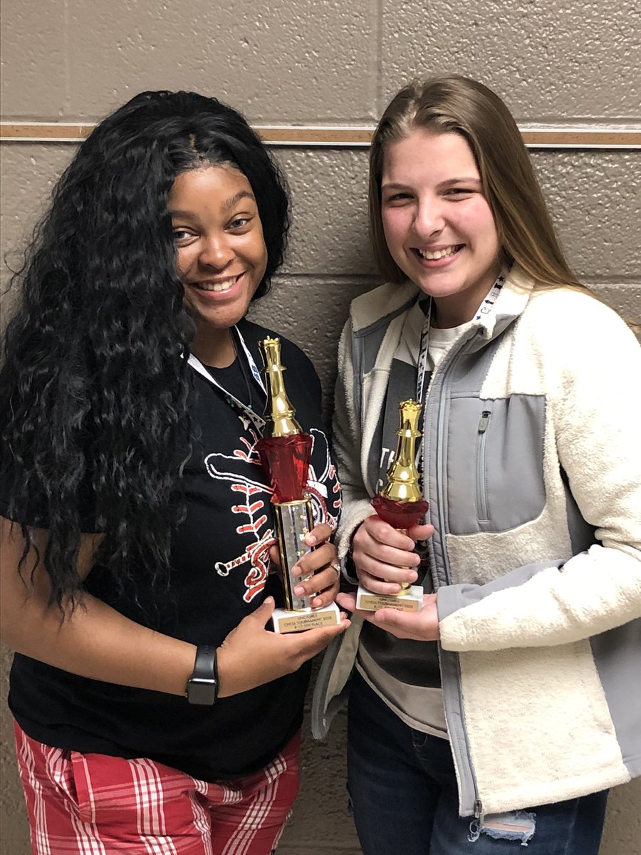 DrLingelbach's tweet photo. LINC girls’ tournament #FOHSchess #Fortpride

These ladies played solid games today! https://t.co/UtBwFoRt1L