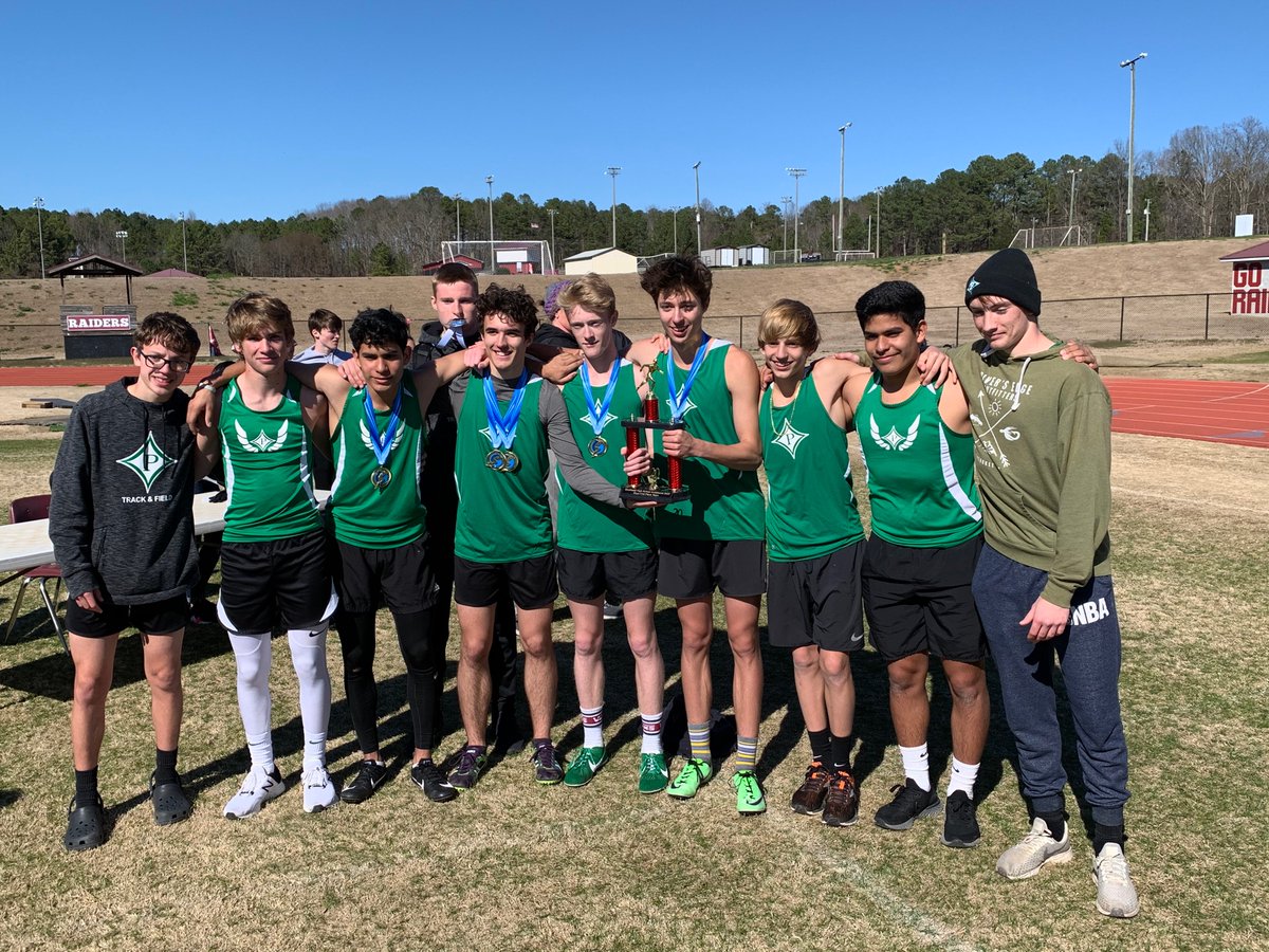 Great day at the Southeast Invitational! Guys took 2nd and girls took 5th out of 12 teams! Go dragons!! 🐉