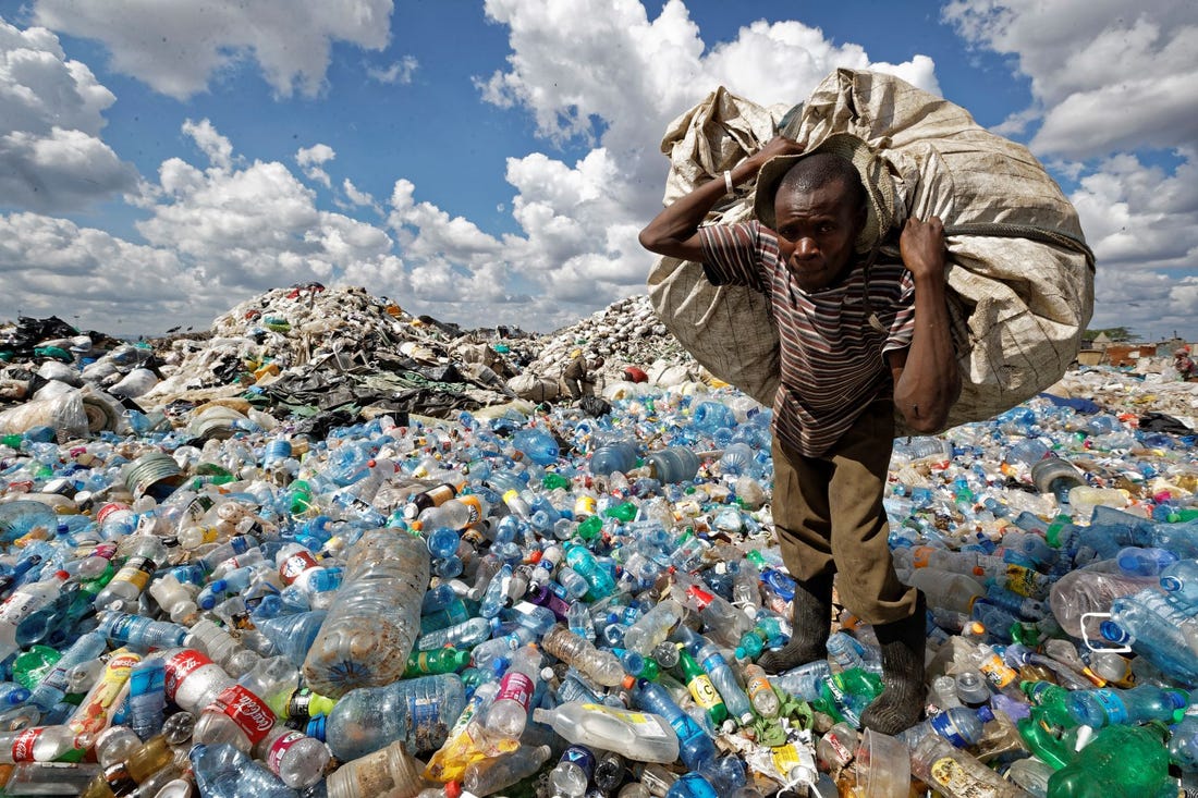 Jr_Amps's tweet photo. We are forced to learn a hard way!!! Let's stop plastic pollution @ElmGrace @HantsYP @ClimateLitigate @youthgogreenug @InitiativeSmart #EHKYU5 let's #Connect2Earth in this #EarthHourUg2020 @WWFUganda @WWF_ROA
@KobusingeRose1 @ClimateUg @HansTenywa @ZeroxPlastic @AndSafeguards https://t.co/sqO72s20it