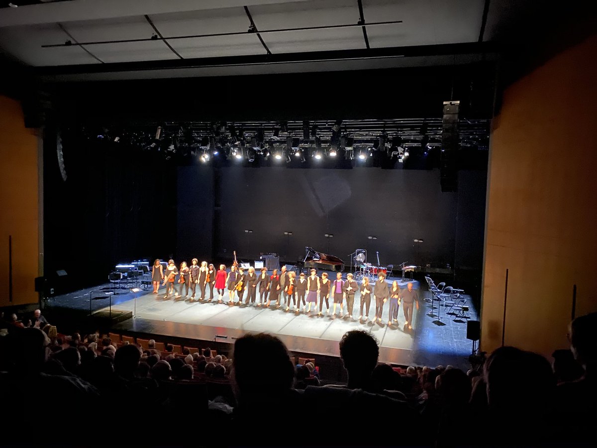 Olivier Richefou (@olivierrichefou) on Twitter photo Belle soirée au Théâtre <a href="/Laval_la_Ville/">Laval la Ville</a> avec l’EIM, Ensemble Instrumental de la #Mayenne, dirigé une des dernières fois par Mélanie Levy-Thiebaut, associé à la compagnie de danse Liminal pour un spectacle Tempo ! <a href="/MayenneCulture/">Mayenne Culture</a> <a href="/LavalAgglo/">LavalAgglo</a> Belle soirée au Théâtre <a href="/Laval_la_Ville/">Laval la Ville</a> avec l’EIM, Ensemble Instrumental de la #Mayenne, dirigé une des dernières fois par Mélanie Levy-Thiebaut, associé à la compagnie de danse Liminal pour un spectacle Tempo ! <a href="/MayenneCulture/">Mayenne Culture</a> <a href="/LavalAgglo/">LavalAgglo</a>
