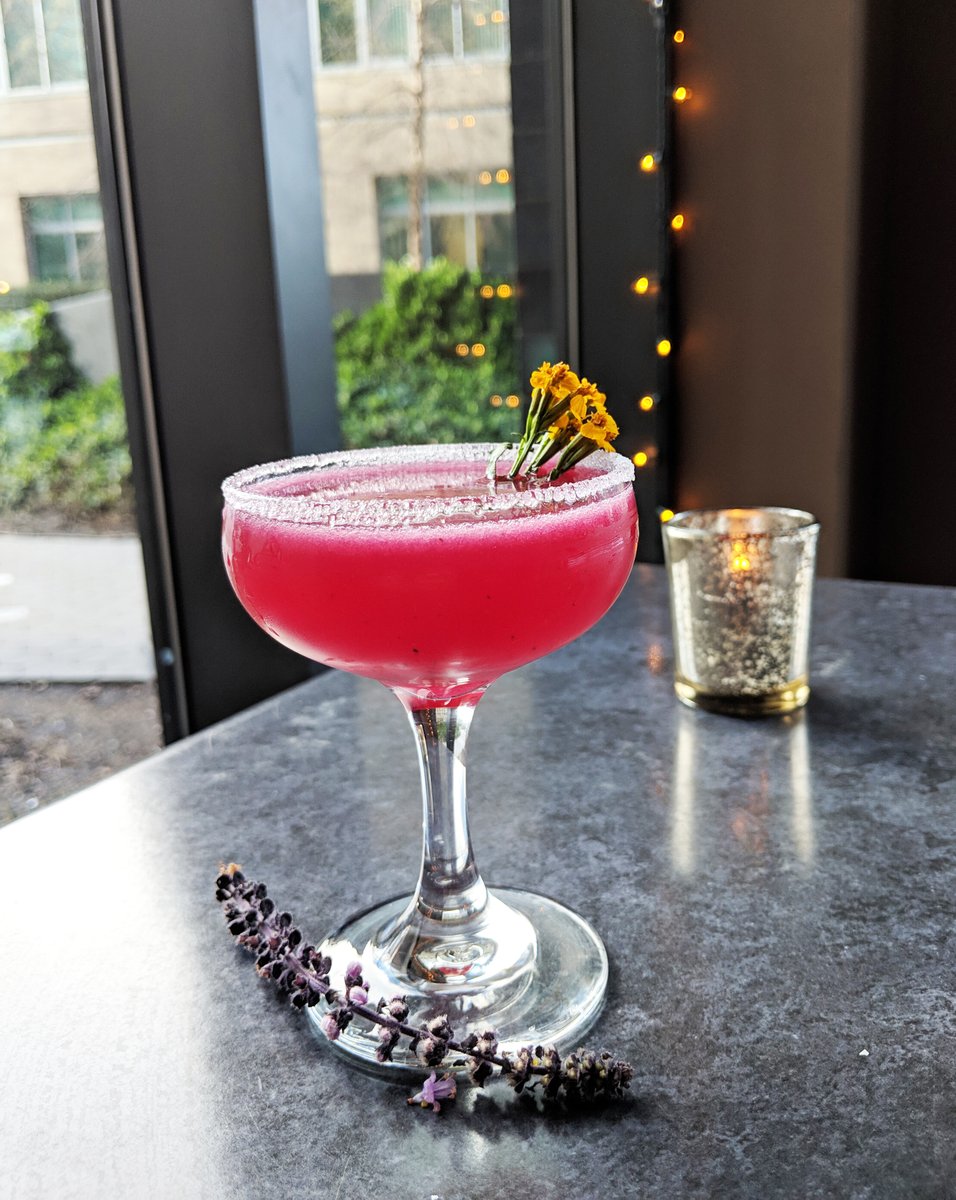 BLVDLIC's tweet photo. PSA! Don’t forget to set your clock forward tonight — Spring into the season with a trip to BLVD! https://t.co/FjQdY8T3En
