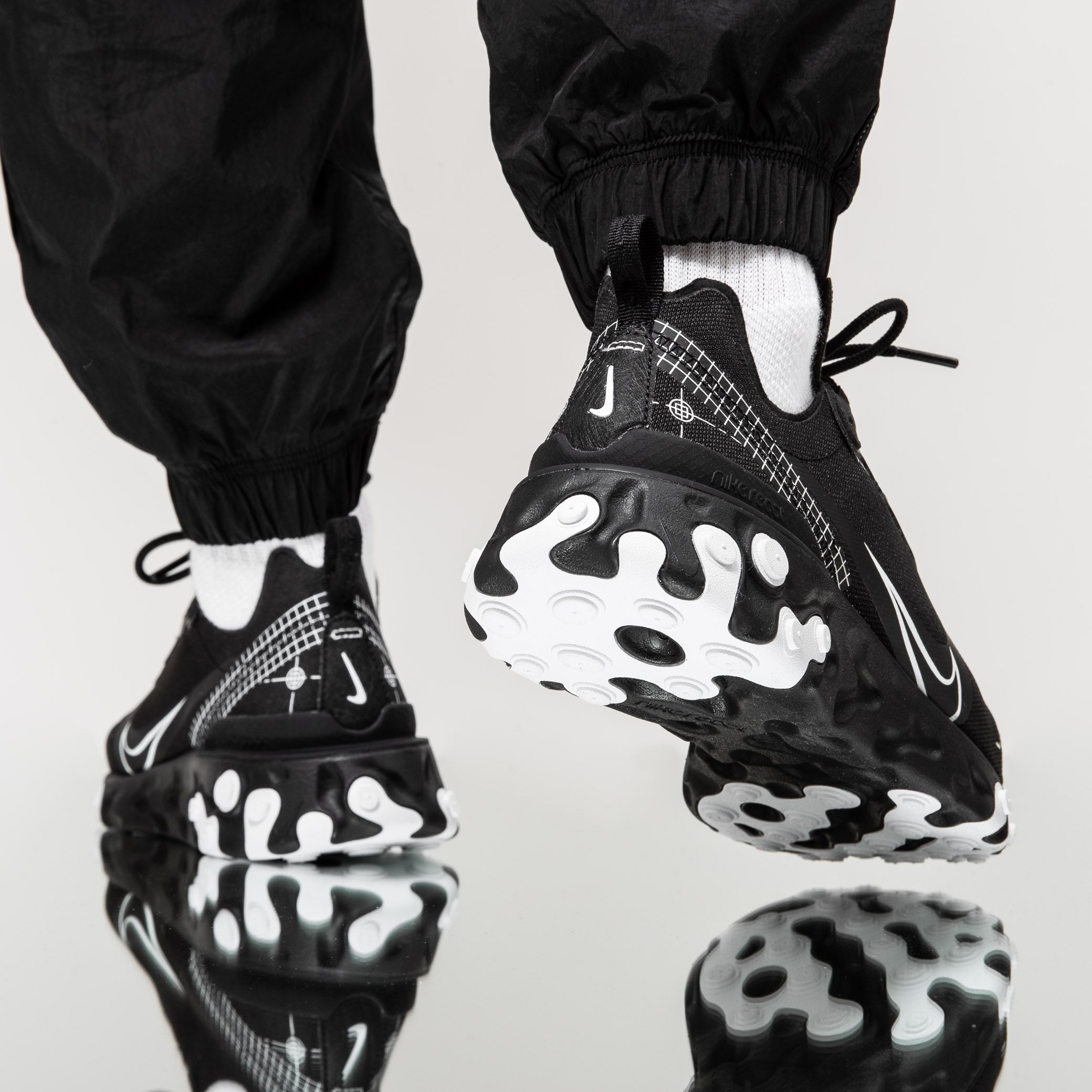 nike react element 87 nere