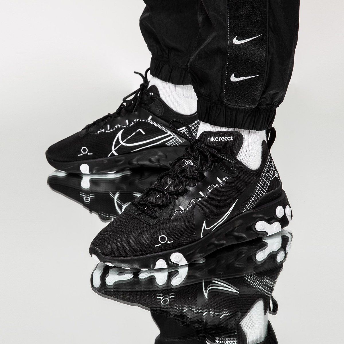 titoloshop's tweet photo. Nike React Element 55 "Schematic" available in 3 colorways NOW online.
LINK ➡️ https://t.co/SGBGvU7Aj7
style code 🔎 CU3009-101 / CU3009-100 and CU3009-001⠀⠀
#nike #nikereact #reactelement55 #schematic ⠀⠀⠀⠀
#titolo #titoloshop https://t.co/LuN8Da6LGf