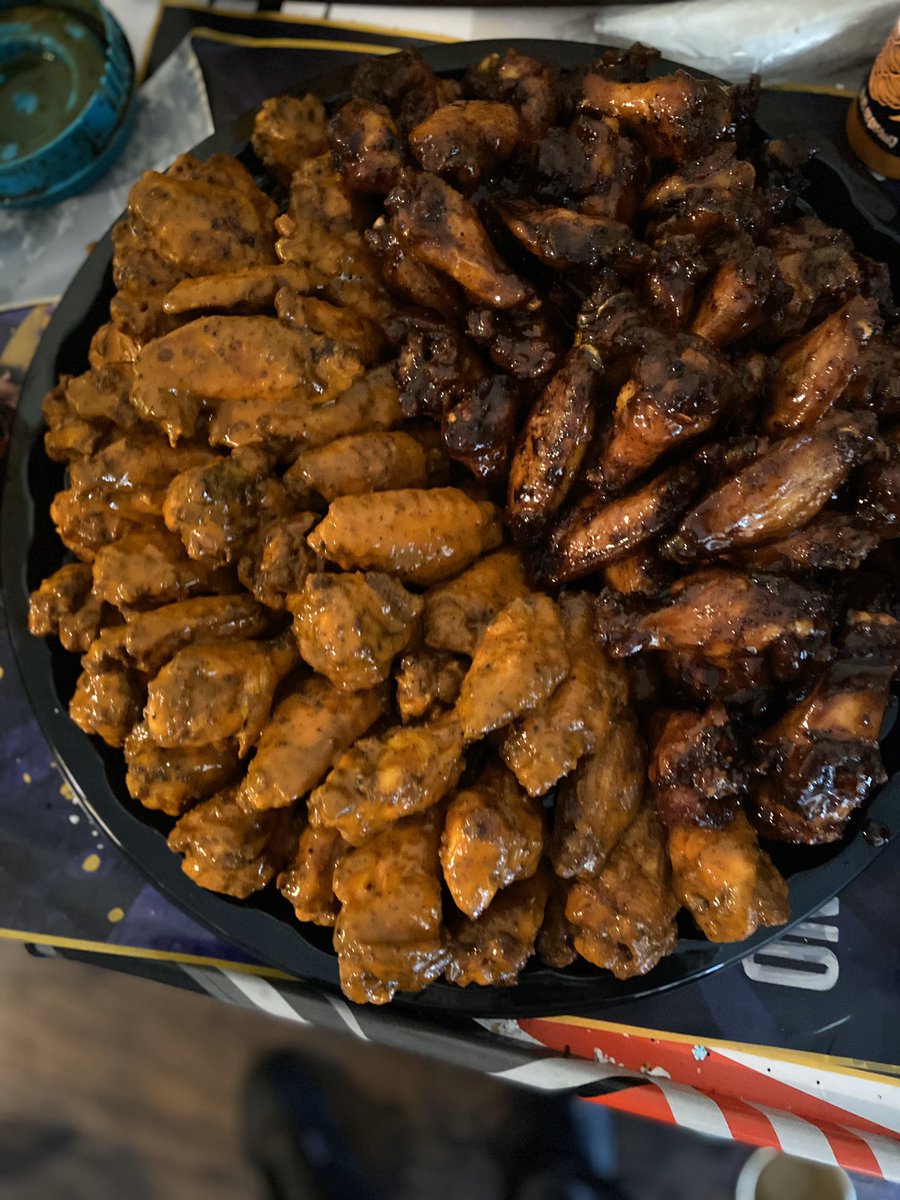 Chefshad1's tweet photo. #ChefShad with da Best Wingz smoke π¨ https://t.co/P7oecVEj2V