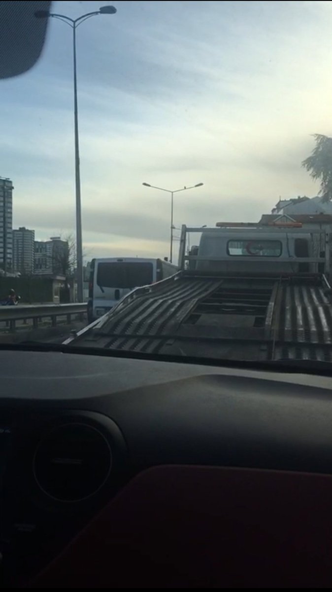 8 mart kadınlar gününe özel kendi ayaklarım üzerinde duramamam ve çekiciyle götürülmem