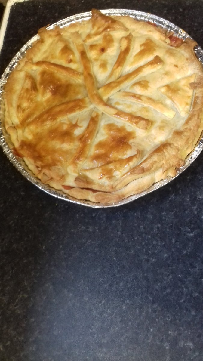 liamnclaire's tweet photo. Bit of a cooking lesson in our house today ☺ https://t.co/VffUsM5Scw