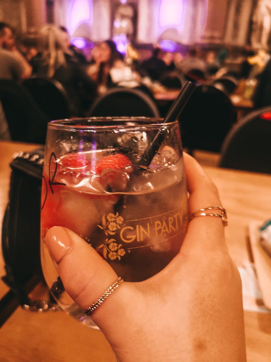 The nicest pink gin with berries ❤️😍

#liverpoolbloggers

<a href="/ScouseBirdBlogs/">Steph Johnson</a> <a href="/GinPartiesLpool/">Gin Parties</a>