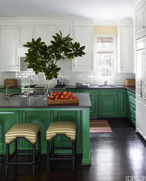 JenniferFarlin's tweet photo. Two-Toned Kitchen Trend https://t.co/KfqhUilDGH https://t.co/d7VdS2my3b