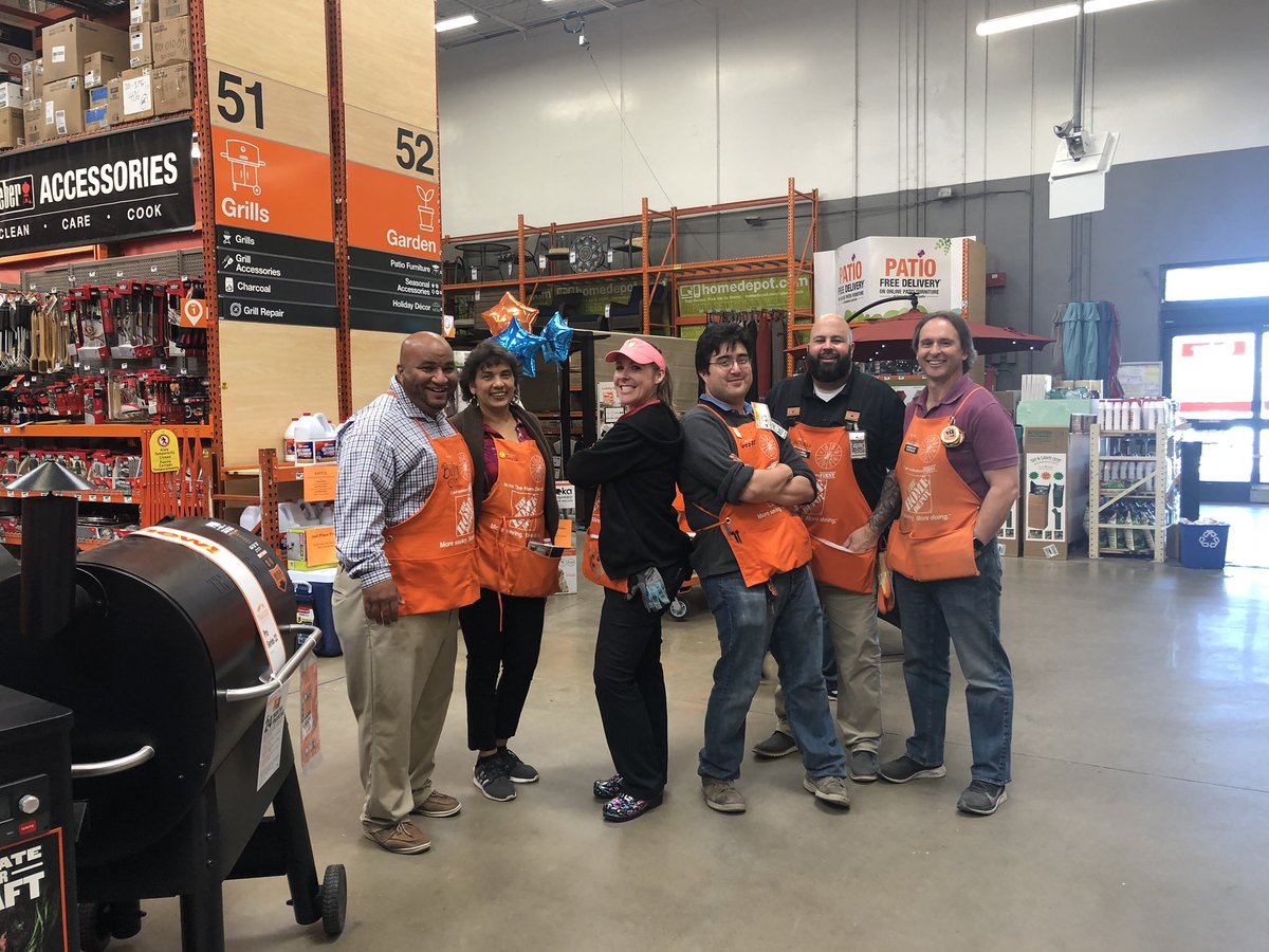 wbouvier01's tweet photo. Customer Appreciation & Setvices Event in Gator Country! Thank you @LacieLeon & @THD0270 for a great time! #HSPSAllStars @PhilCabinets @HdiJax @THDchrisevans @JohnstoneRuss @SE_RSM_Aponte @CharlesA_Wilson @ShareOrange @ColeenMarritt @StaceyTank @MarkAHomedepot @TampaBSM_RobinK 🐻 https://t.co/jym9vmpBjI