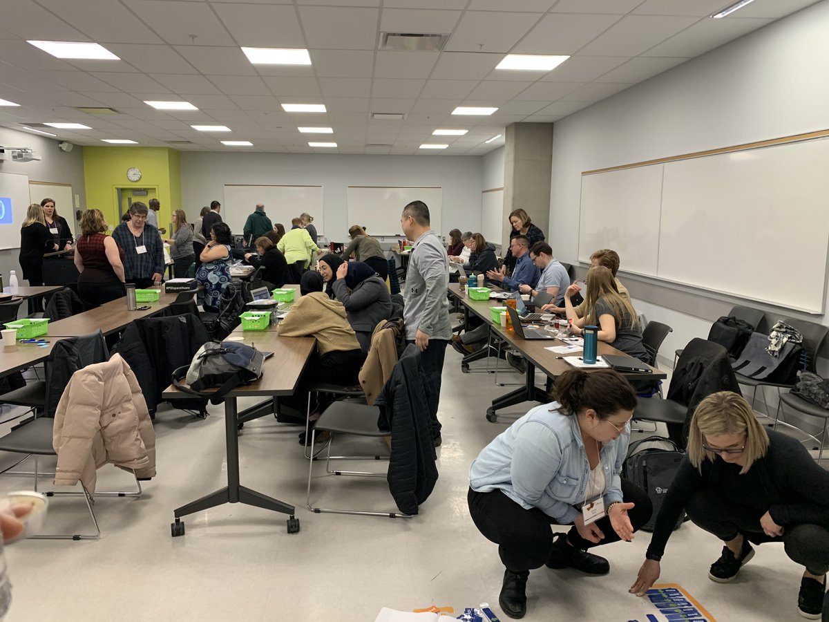 MmeAmandaGreen's tweet image. Some amazing #teacher learning and #PD going on here at @LetsTalkScience #digilitxLTS #cancode @cancode @FergeeksonGirl @tiffanylsweeney @MmeSanders @SciGeekJulie @csa_asc #LTSLivingSpace
